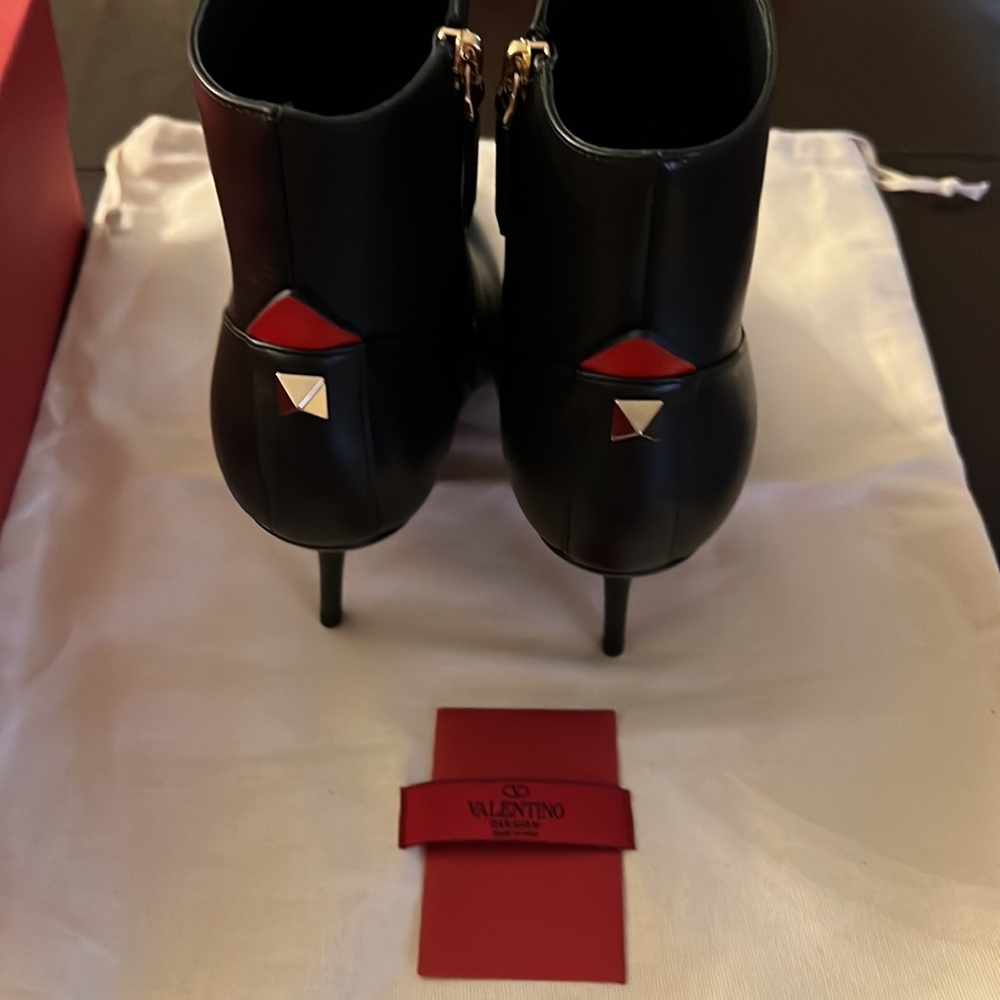 VALENTINO GARAVANI heeled ankle booties EUR 40 US 10 NEW